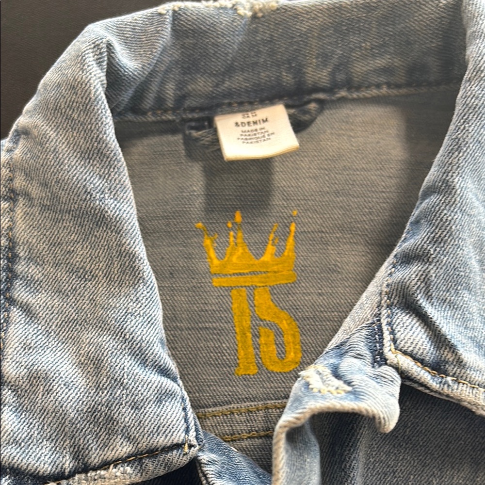 Fearless Hand painted Denim Jacket Size Medium - Picture 7 of 7